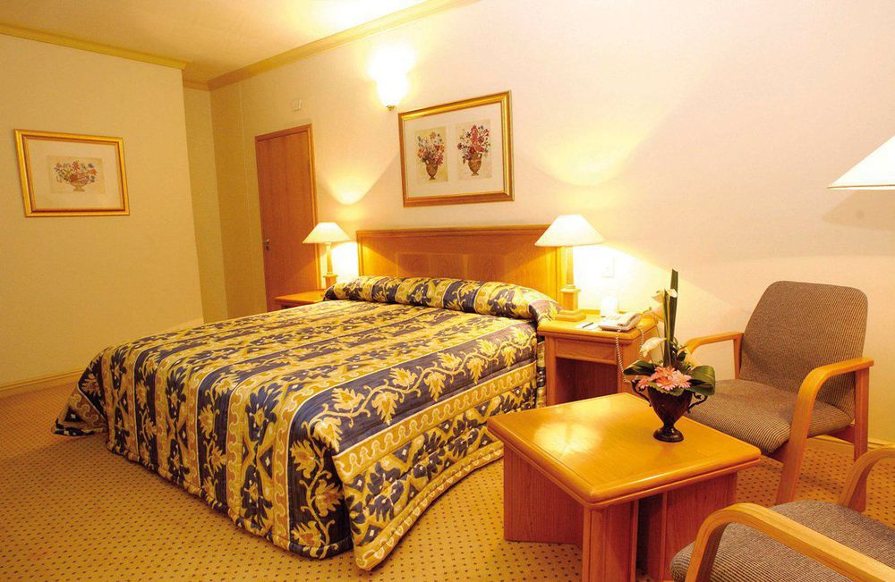 Peermont Metcourt Suites At Emperors Palace Kempton Park Rum bild