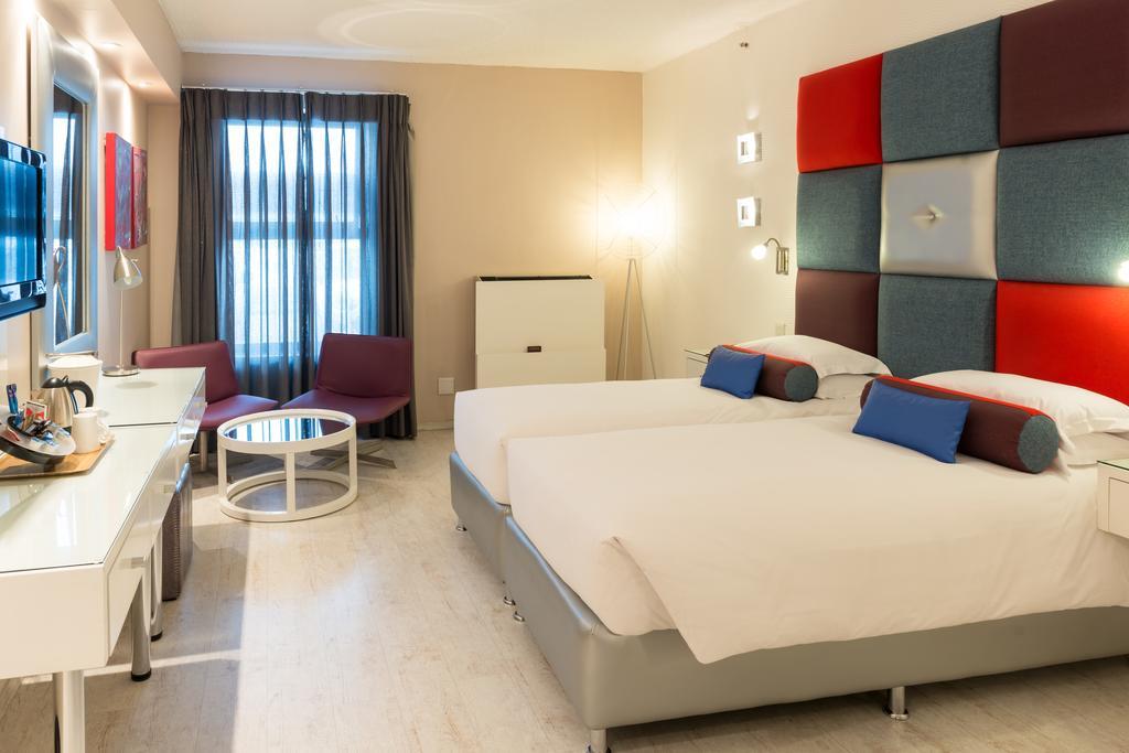 Peermont Metcourt Suites At Emperors Palace Kempton Park Exteriör bild