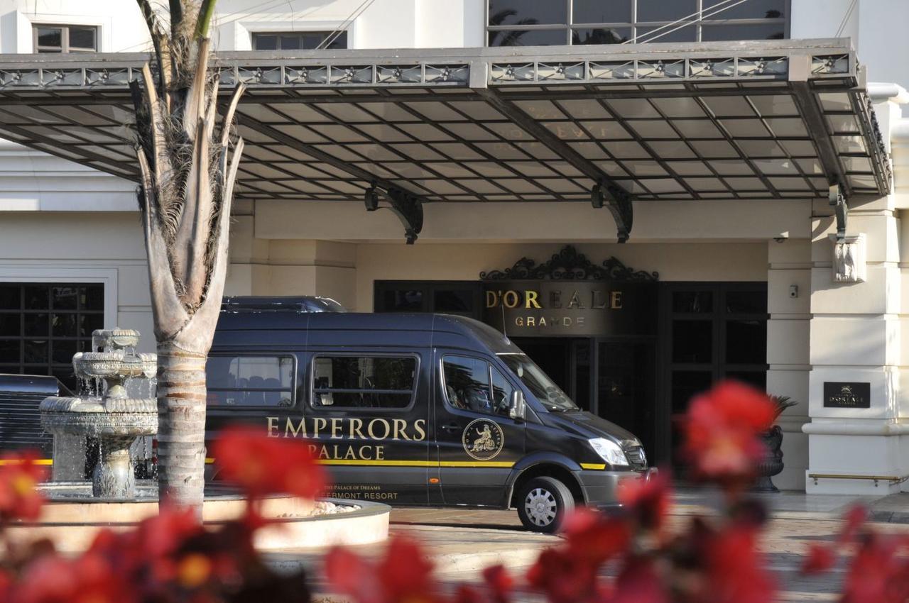 Peermont Metcourt Suites At Emperors Palace Kempton Park Exteriör bild