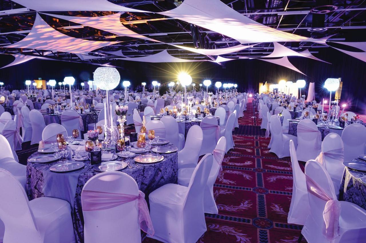 Peermont Metcourt Suites At Emperors Palace Kempton Park Exteriör bild