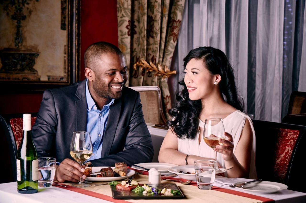 Peermont Metcourt Suites At Emperors Palace Kempton Park Exteriör bild