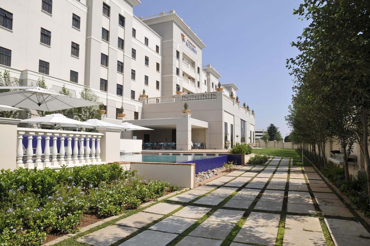 Peermont Metcourt Suites At Emperors Palace Kempton Park Exteriör bild