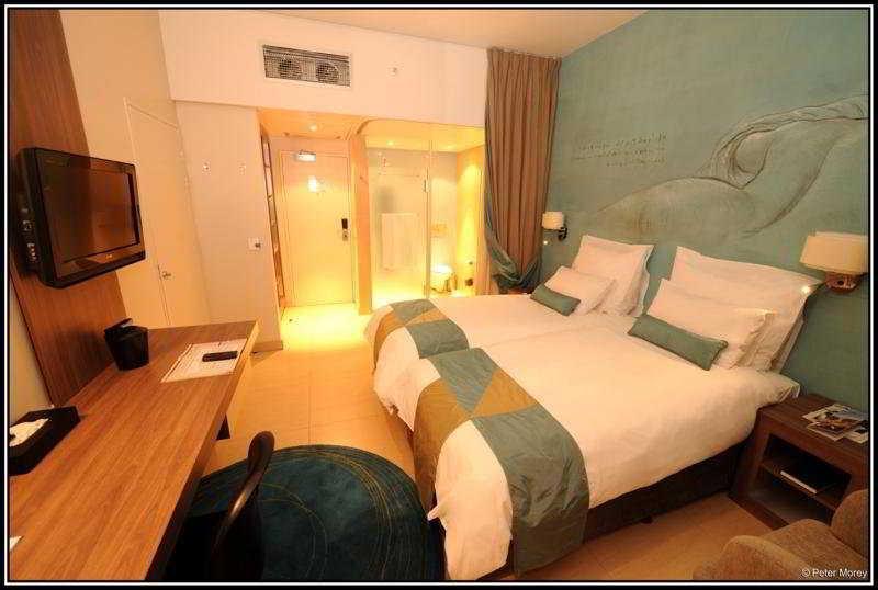 Peermont Metcourt Suites At Emperors Palace Kempton Park Exteriör bild