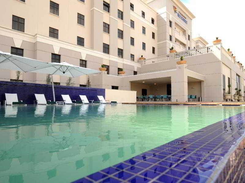 Peermont Metcourt Suites At Emperors Palace Kempton Park Exteriör bild